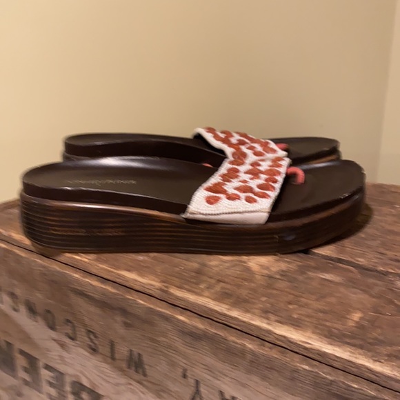 Donald J Pliner Size 9.5 M pink & white beaded brown slides, good used condition - Picture 7 of 10